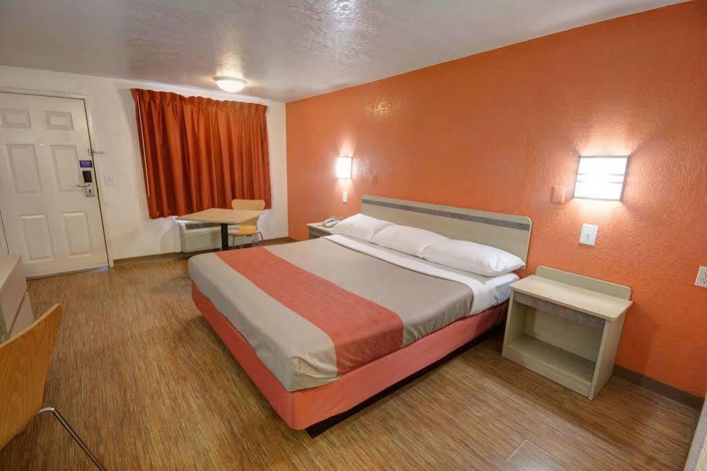 Motel 6 Cross Lanes, Wv Goff Mountain Rd Exterior photo